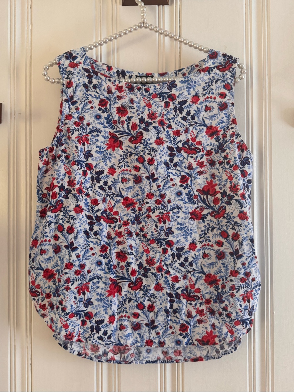 Ann Taylor Sleeveless Floral Camisole in White, Red & Blue